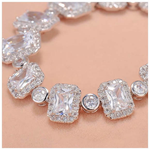 Swarovski Crystals Mia Gorgeous Bracelet - Picture 5 of 7